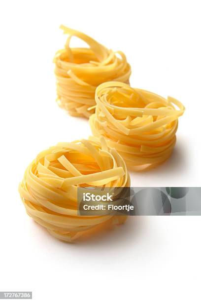 Ingredienti Italiani Tagliatelle - Fotografie stock e altre immagini di Pasta - Pasta, Cibo, Composizione verticale
