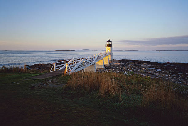 farol de marshall point - lighthouse maine marshall point lighthouse beach - fotografias e filmes do acervo