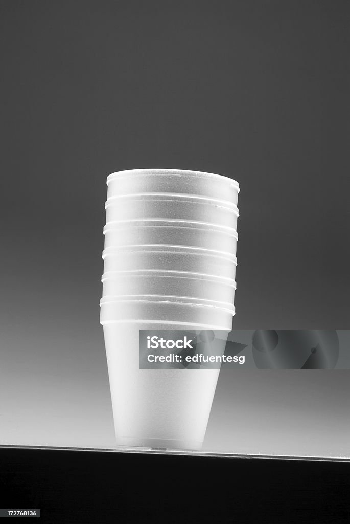 Bicchieri di plastica - Foto stock royalty-free di Bicchiere di carta