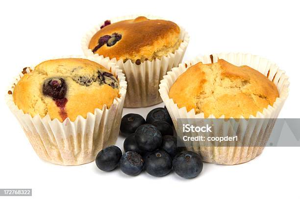 Bollos De Arándanos Foto de stock y más banco de imágenes de Al horno - Al horno, Alimento, Arándano