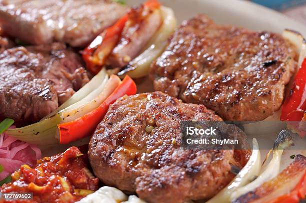 Sisz Kebab Foto de stock y más banco de imágenes de Alimento - Alimento, Alimentos ahumados, Carne