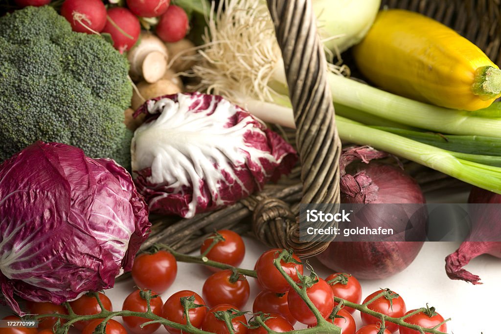 Cesta com legumes - Foto de stock de Abobrinha royalty-free