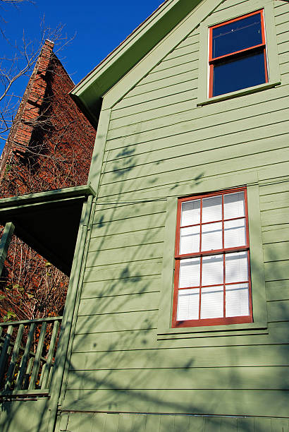 istock Homesteader's house 172770659