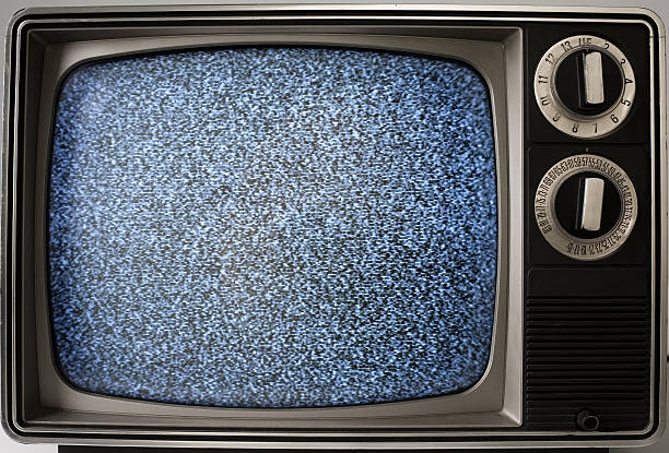 vintage telewizor przenośny - zakłócenie obrazu tv zdjęcia i obrazy z banku zdjęć