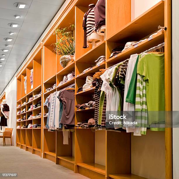 衣料品店 - シャツのストックフォトや画像を多数ご用意 - シャツ, ショッピングセンター, ショールーム