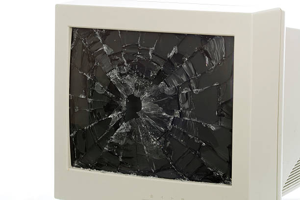 istock Damaged monitor 172771755