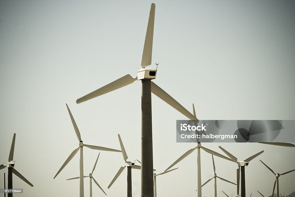 Mulino a vento di energia - Foto stock royalty-free di Ambiente