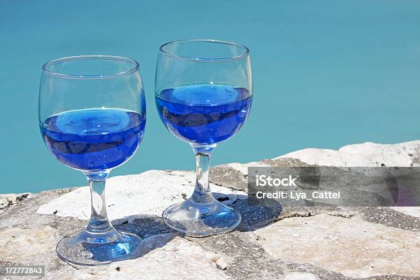 Голубой Кюрасао Ликер 1 — стоковые фотографии и другие картинки Алкоголь - напиток - Алкоголь - напиток, Без людей, Белый