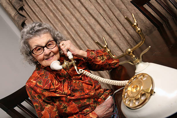 Babcia na telefon – zdjęcie