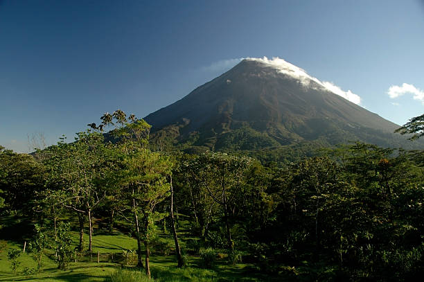 Il maestoso vulcano Arenal, Costa Rica - foto stock