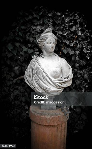 Statua - Fotografie stock e altre immagini di Adulto - Adulto, Ambientazione esterna, Antico - Vecchio stile