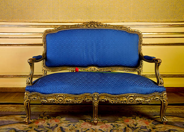 canapé bleu - fauteuil baroque photos et images de collection