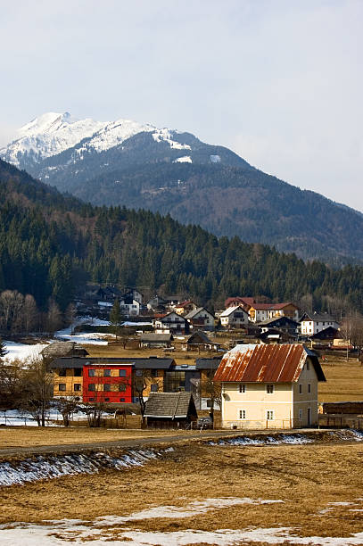 밸리 - ski resort village austria winter 뉴스 사진 이미지