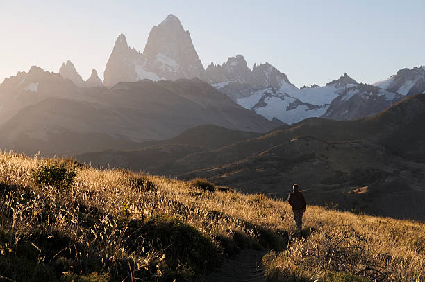 senderismo en la patagonia - argentina bariloche people hiking fotografías e imágenes de stock