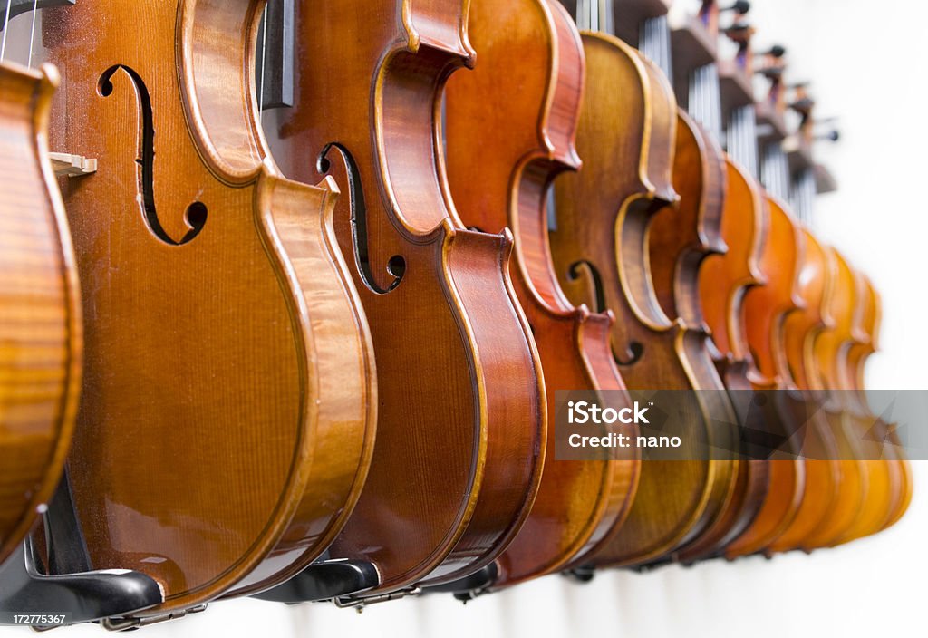 Suspension Violins - Photo de Abstrait libre de droits