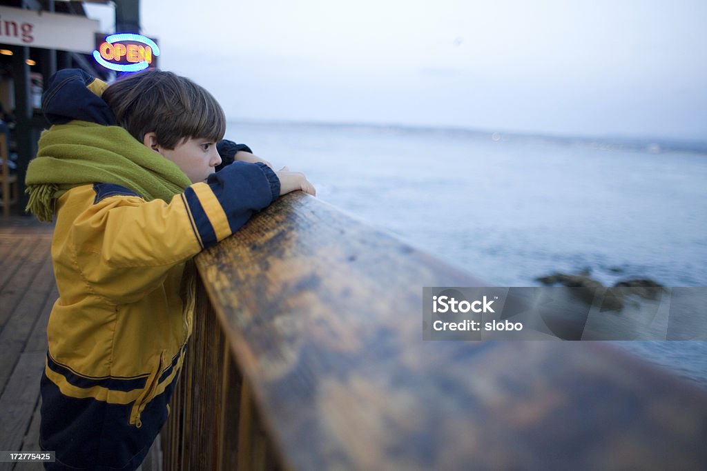 Recherche sur l'océan - Photo de Enfant libre de droits