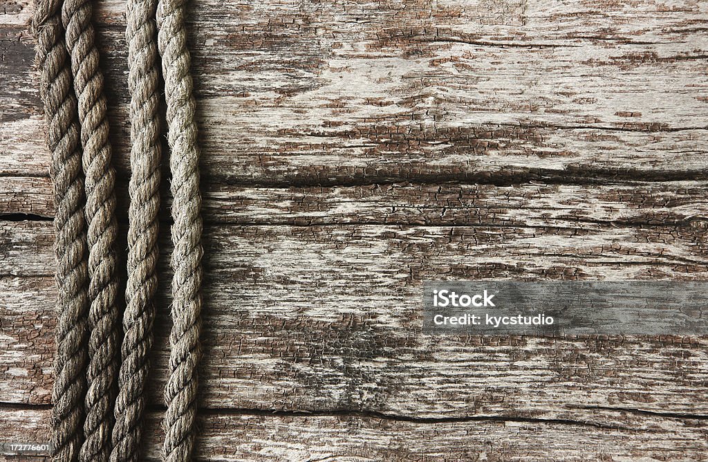 Idoso madeira com cordas - Royalty-free Acabado Foto de stock