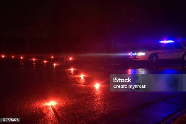 Flary Na Fog - zdjęcia stockowe i więcej obrazów Pistolet sygnałowy - Pistolet sygnałowy, Dźwiękowy sygnał alarmowy, Bezpieczeństwo