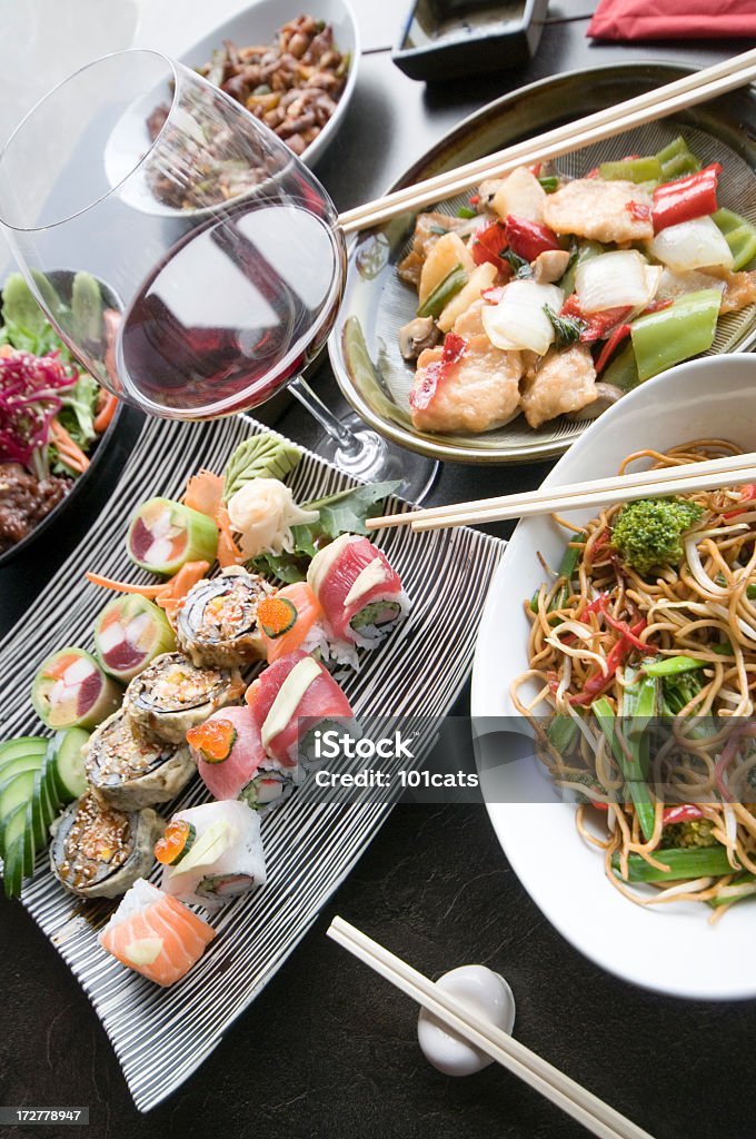 Vino e sushi - Foto stock royalty-free di Alchol