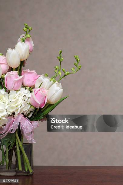 Blumen Stockfoto und mehr Bilder von Rose - Rose, Vase, Band