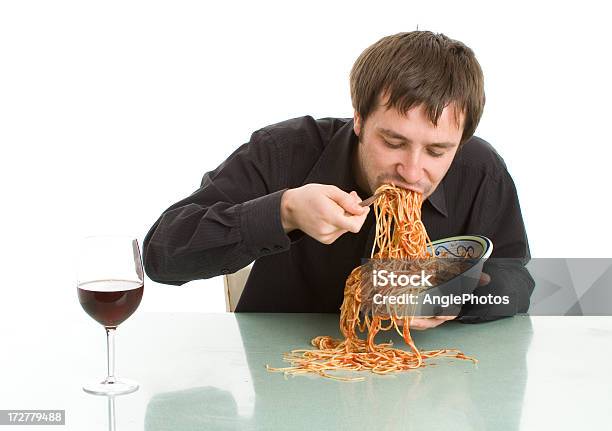 Gier Stockfoto und mehr Bilder von Essen - Mund benutzen - Essen - Mund benutzen, Geschwindigkeit, Spaghetti