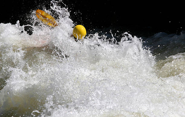 黄色のヘルメット - kayaking white water atlanta river nature ストックフォトと画像