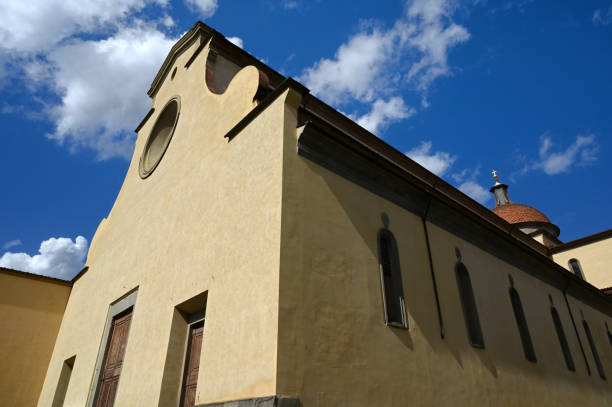 basílica del espíritu santo en florencia - oltrarno fotografías e imágenes de stock