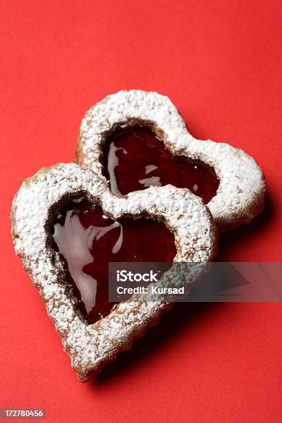 Love Cookies Stockfoto und mehr Bilder von Dessert - Dessert, Extreme Nahaufnahme, Farbiger Hintergrund