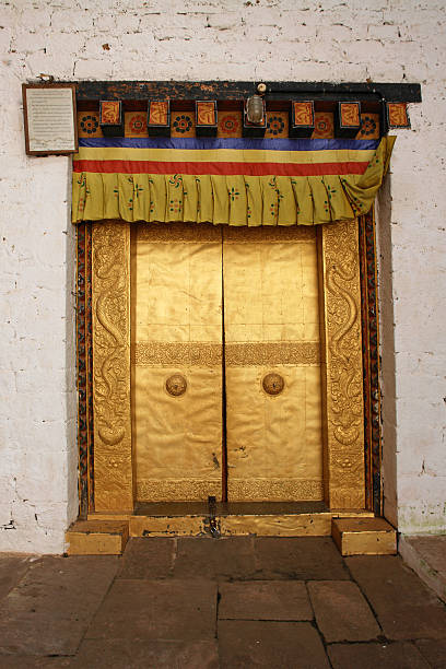 golden gate - iron asian culture buddhism buddha imagens e fotografias de stock