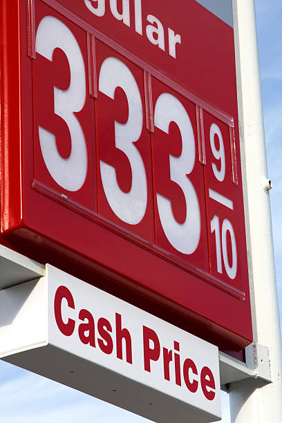 istock Cash for Gas 172780890