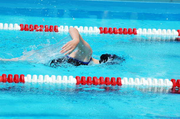 istock Young Female Freestyle Swimmer in Action 172781489