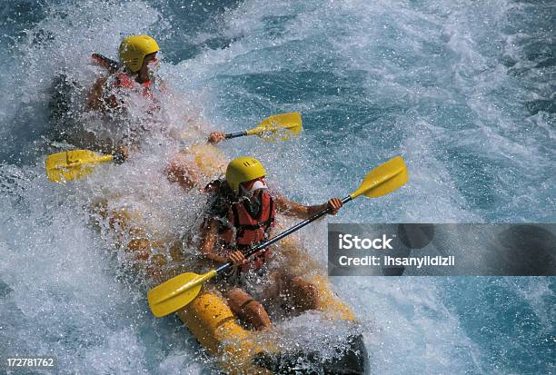 Rafting - Fotografie stock e altre immagini di Canotto - Canotto, Sport di squadra, Attività