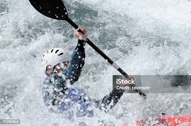 Kayak - Fotografie stock e altre immagini di Acqua - Acqua, Ambientazione esterna, Avventura