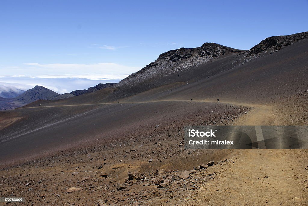 Trilha de correr areia no Parque Nacional de Haleakala em Maui - Foto de stock de Deserto royalty-free