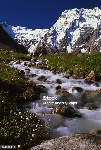 Caucaso - Fotografie stock e altre immagini di Acqua - Acqua, Acqua fluente, Catena del Caucaso