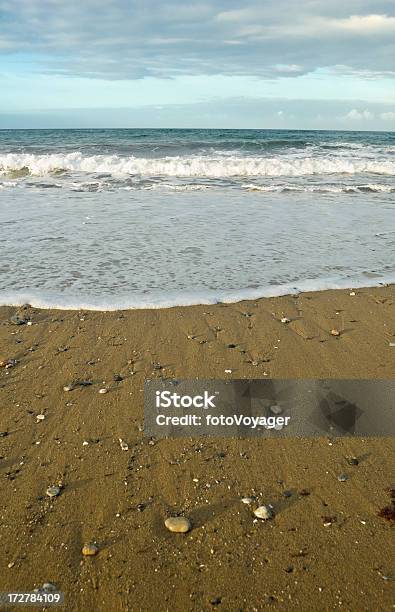 Amanhecer Do Oceano Surf Praia - Fotografias de stock e mais imagens de Amanhecer - Amanhecer, Ao Ar Livre, Areia