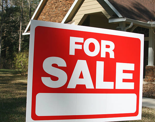 istock Suburban Home 