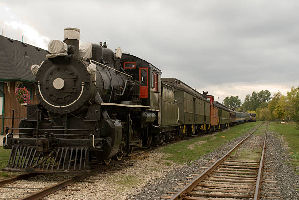locomotive à vapeur - waterloo region photos et images de collection