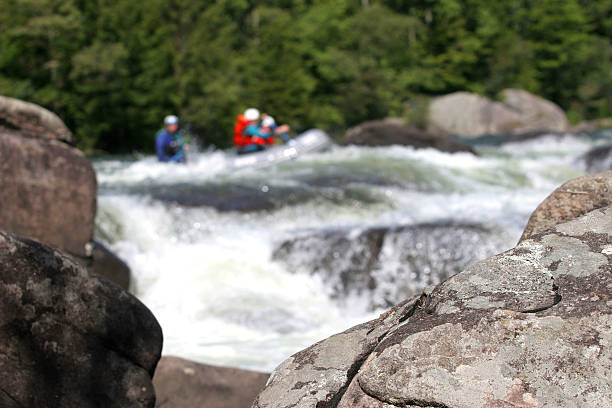 화이트워터 록스 - rafting rapid white water atlanta whitewater boating 뉴스 사진 이미지