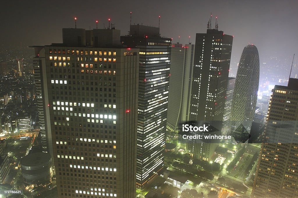 Tokio największych Wieżowiec district w nocy - Zbiór zdjęć royalty-free (Architektura)