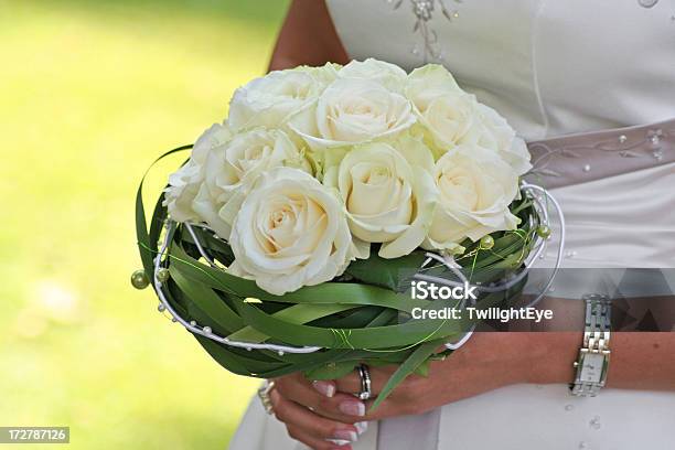 Fiori - Fotografie stock e altre immagini di Adulto - Adulto, Aiuola, Ambientazione esterna