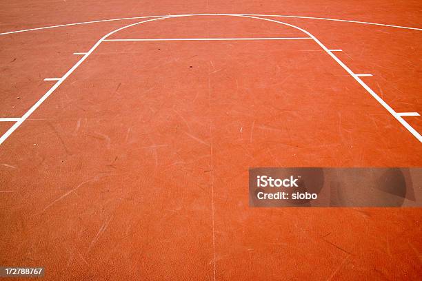 Campo De Basquetebol - Fotografias de stock e mais imagens de Alfalto - Alfalto, Atirar à Baliza, Basquetebol