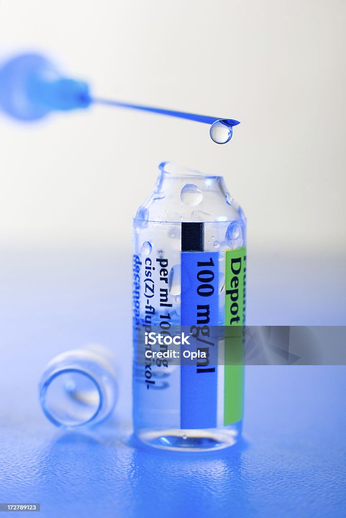 Needle com ampola - Foto de stock de Afiado royalty-free