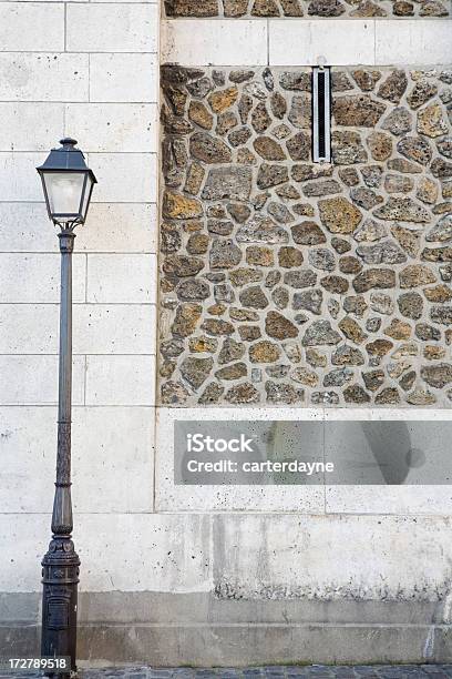 Ulica Światło I Ściany W Paryżu Francja - zdjęcia stockowe i więcej obrazów Chodnik - Chodnik, Ulica, Ściana