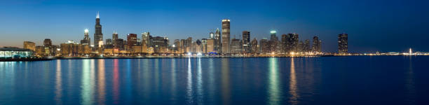 istock Panoramic View of the Chicago Skyline at Twilight (XXXL) 172790019