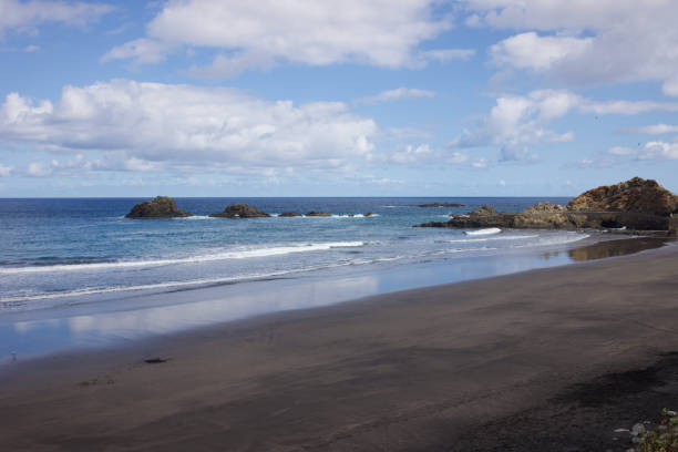 istock Playa del Roque de las Bodegas 1727900333