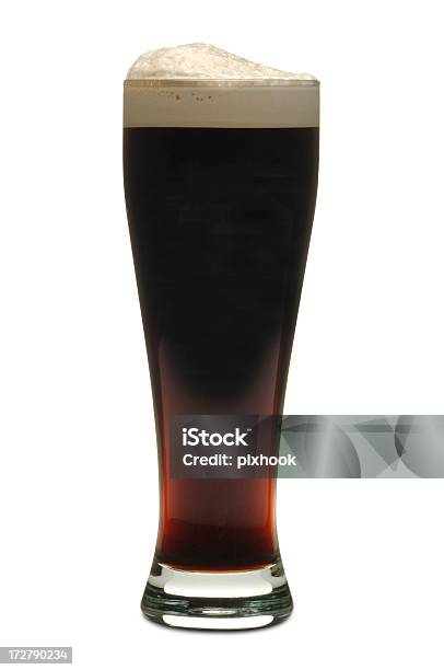 Cerveza Guinness Foto de stock y más banco de imágenes de Recortable - Recortable, Vaso de cerveza, Alto - Descripción física