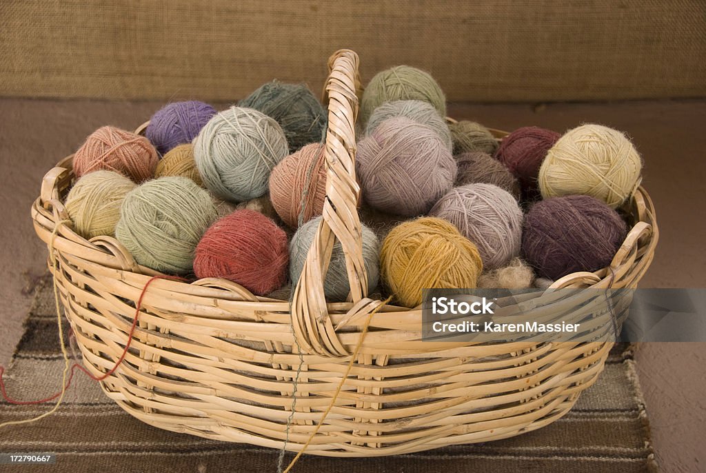 Basketful de hilo - Foto de stock de Alpaca libre de derechos