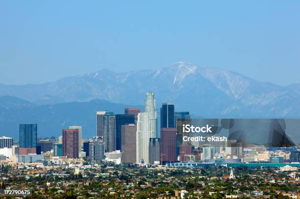 Los Angeles Em Um Dia Claro De Sol - Fotografias de stock e mais imagens de Cidade de Los Angeles - Cidade de Los Angeles, Condado de Los Angeles, Horizonte Urbano