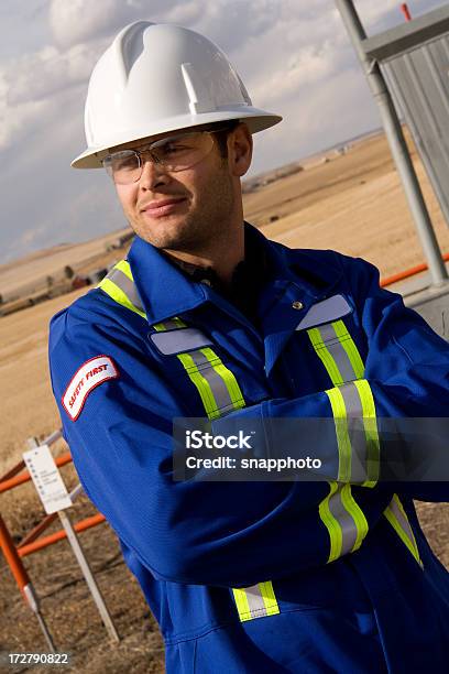 Industrie Arbeiter Stockfoto und mehr Bilder von Arbeiten - Arbeiten, Arbeiter, Bauarbeiterhelm